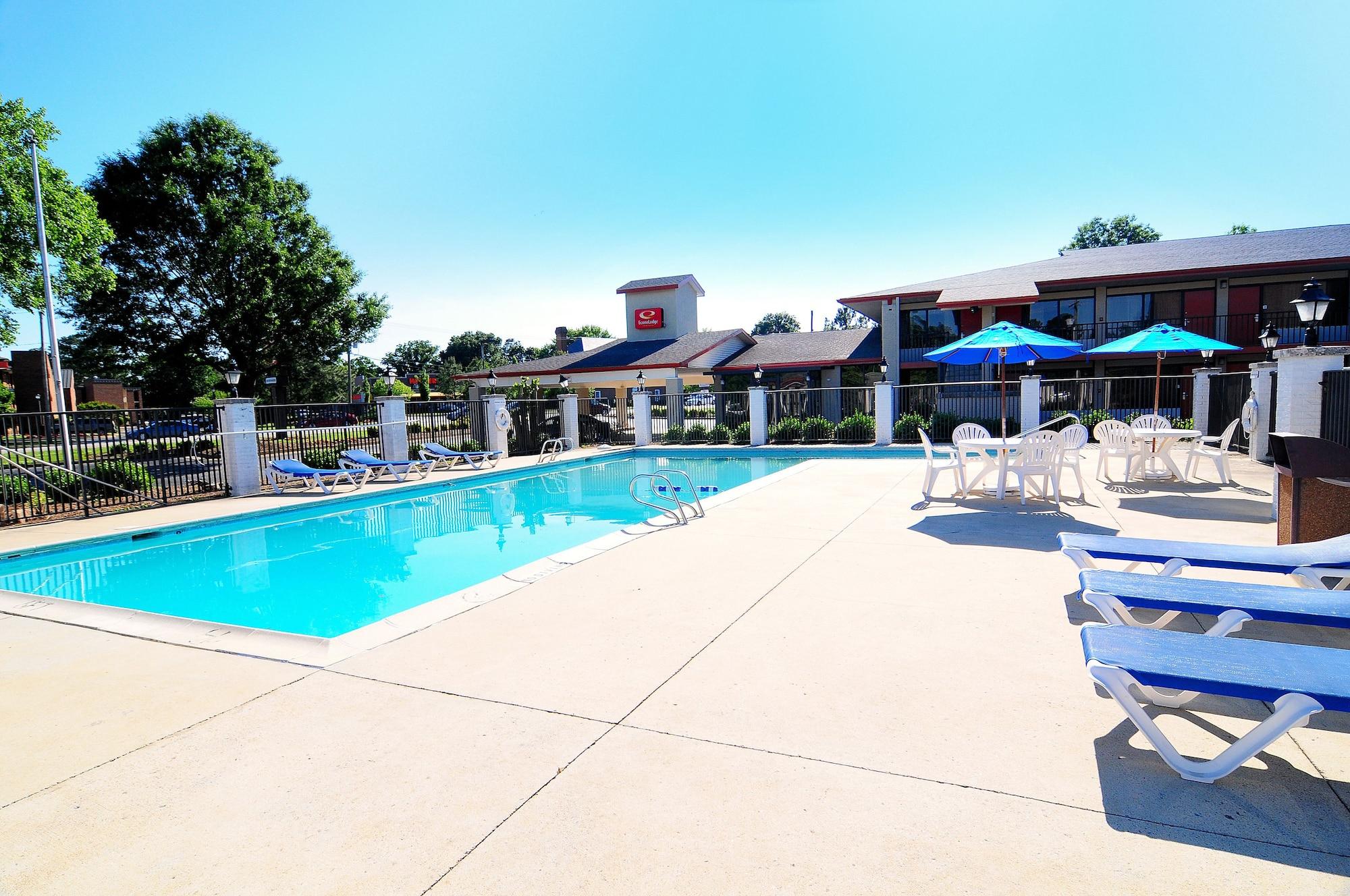Days Inn & Suites By Wyndham Colonial Williamsburg Zewnętrze zdjęcie